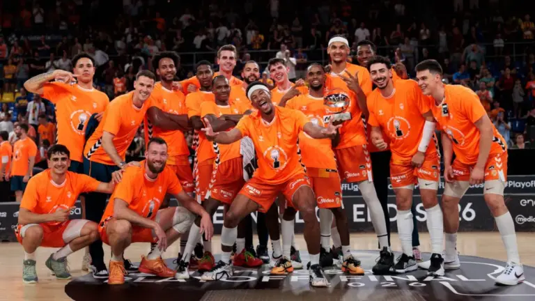 El Real Madrid va a por Pradilla: la gran desbandada del campeón Valencia Basket - MARCA