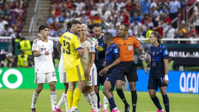 Quién es Canobbio, futbolista de Uruguay, expulsado contra España: dónde juega y trayectoria