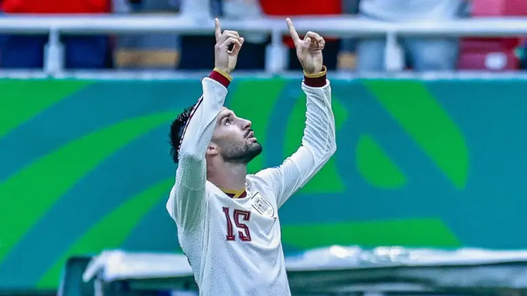 Álex Baena le dedica el gol de España a María Caamaño: "Desde arriba me ha ayudado" - Telecinco