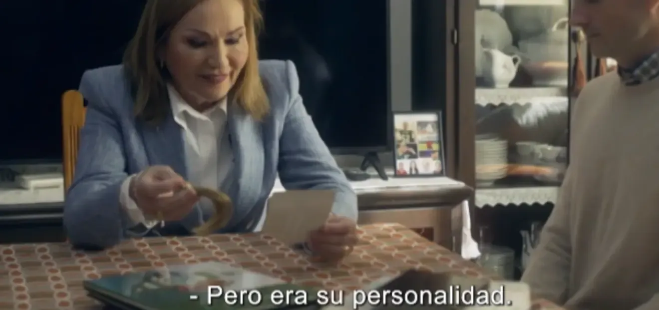 Chari Peña, madre del futbolista Fabián Ruiz, durante su invervención en la docuserie 'Denominación de Origen' con subtítulos