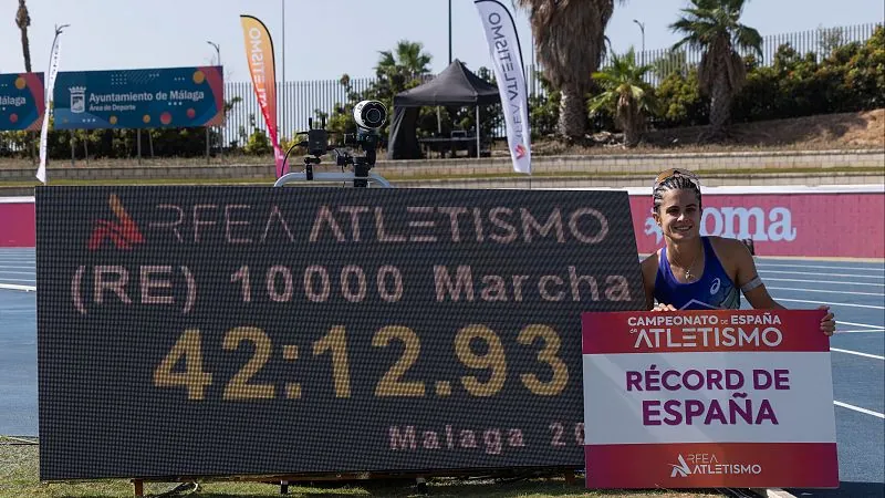 María Pérez bate el récord de España de 10.000 metros marcha durante el Campeonato de España de atletismo en Málaga